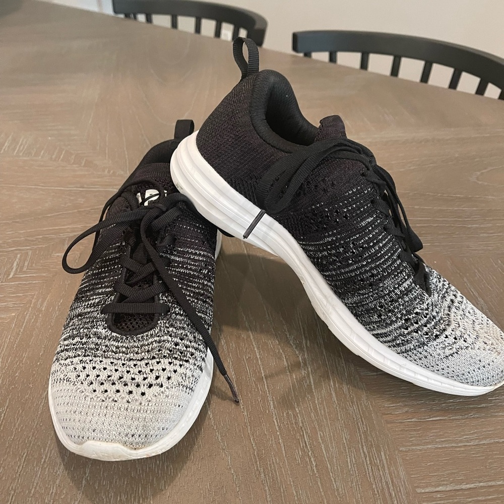 APL Trainers, Size 8.5